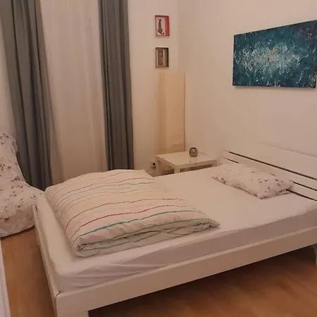 شقة Gemuetliche Kuenstlerwohnung *