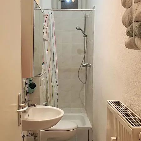 Gemuetliche Kuenstlerwohnung * مانهايم